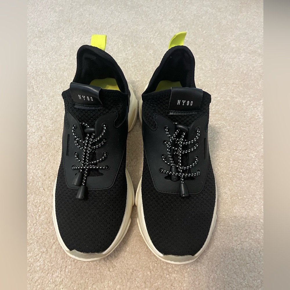 STEVE MADDEN SNEAKERS, SIZE 8
